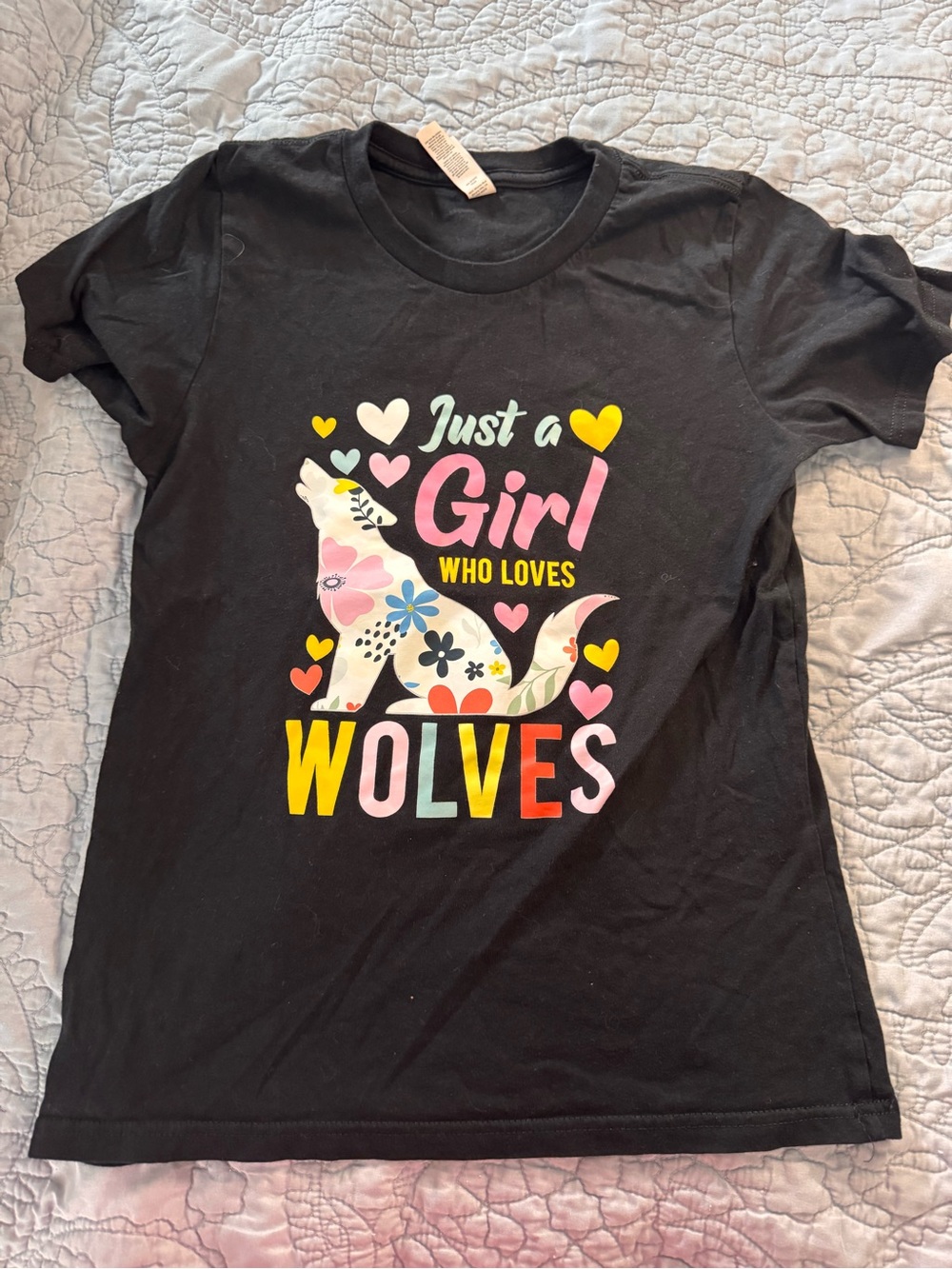 Girls' Black 'Just a Girl Who Loves Wolves' Graphic Tee LG 14-16